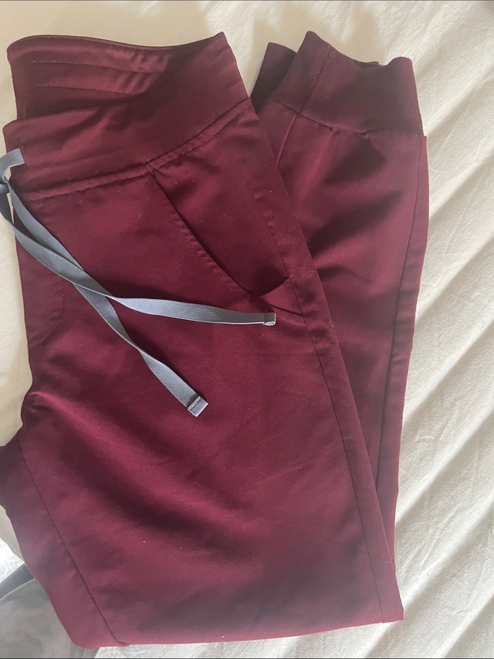 Figs burgundy Zamora Joggers